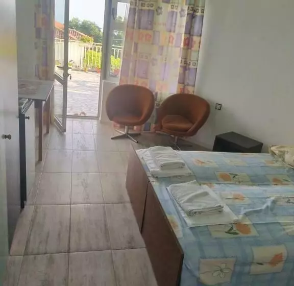 پانسیون Eli Guest House
