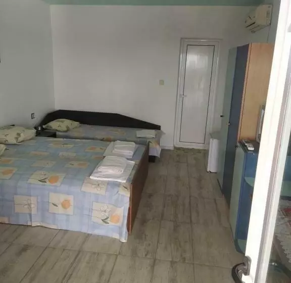 پانسیون Eli Guest House