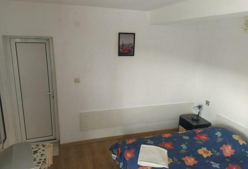 פנסיון Eli Guest House