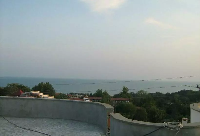 پانسیون Eli Guest House