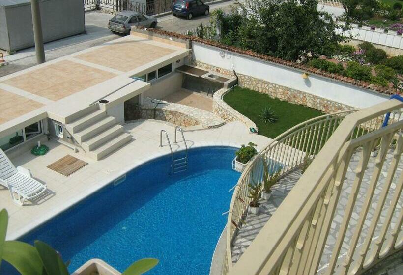 פנסיון Eli Guest House