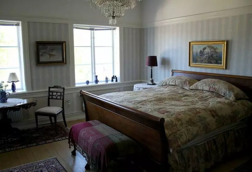 Aamiaismajoitus (B&B) Salsåker Herrgård