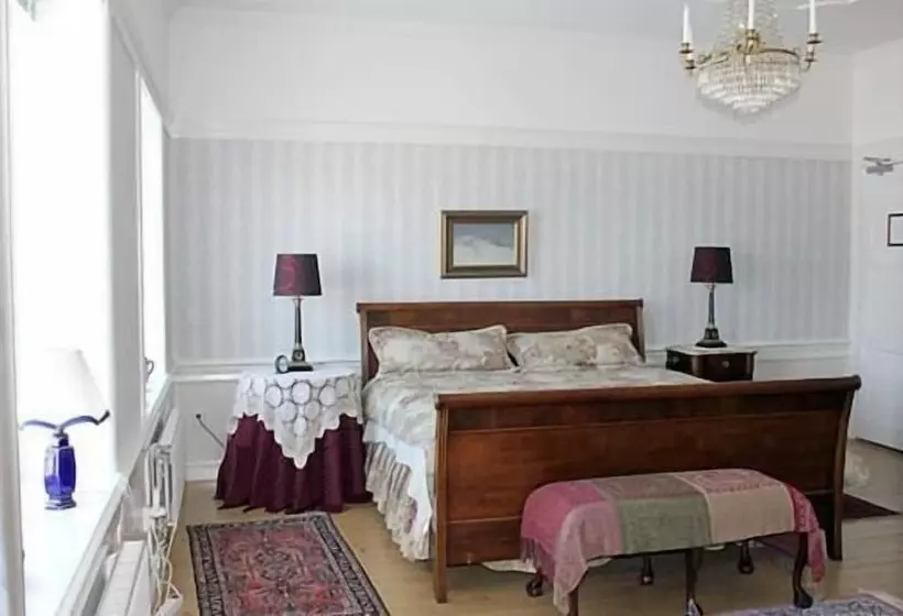 Aamiaismajoitus (B&B) Salsåker Herrgård