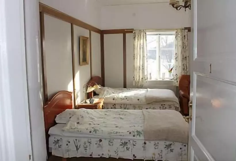 Aamiaismajoitus (B&B) Salsåker Herrgård