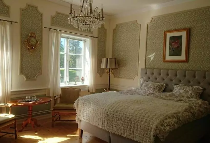 Aamiaismajoitus (B&B) Salsåker Herrgård