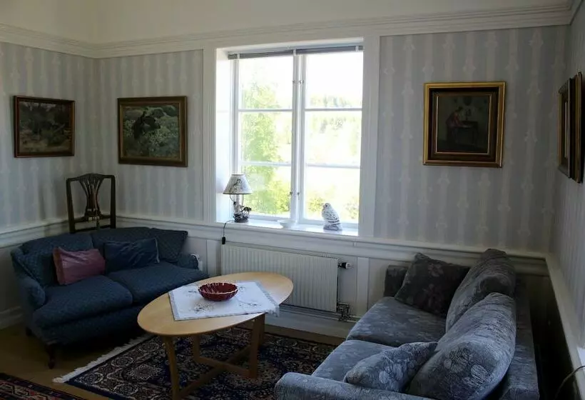 Aamiaismajoitus (B&B) Salsåker Herrgård