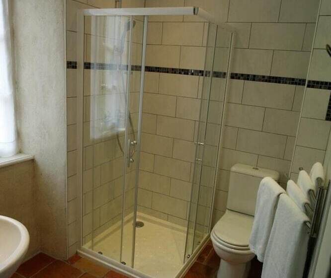 ホテル Hôtel Restaurant Le Parisien