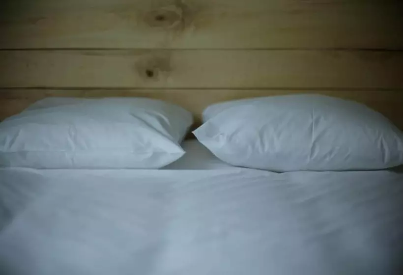 Hotelli Hôtel Restaurant Le Parisien