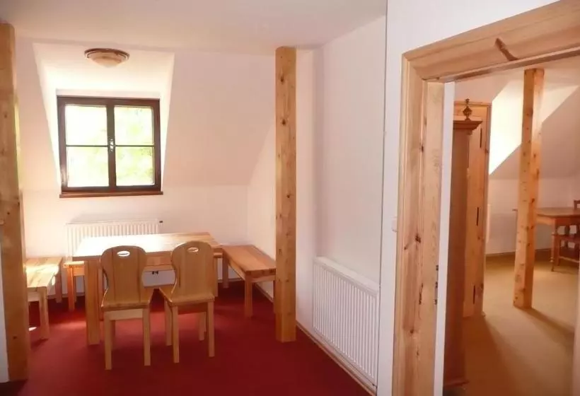 Majatalo Statek Chmelovice