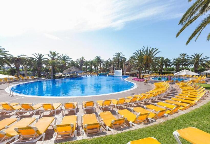 هتل Camping & Resort Sangulí Salou