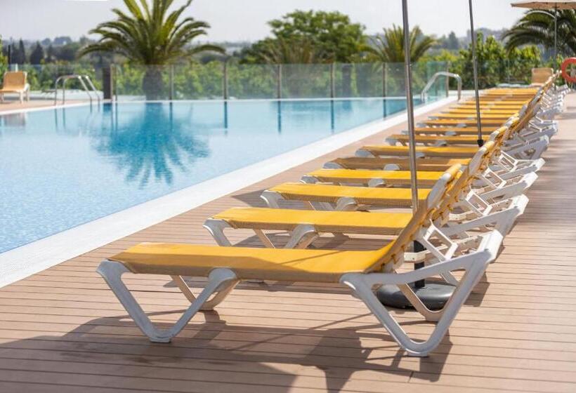 هتل Camping & Resort Sangulí Salou