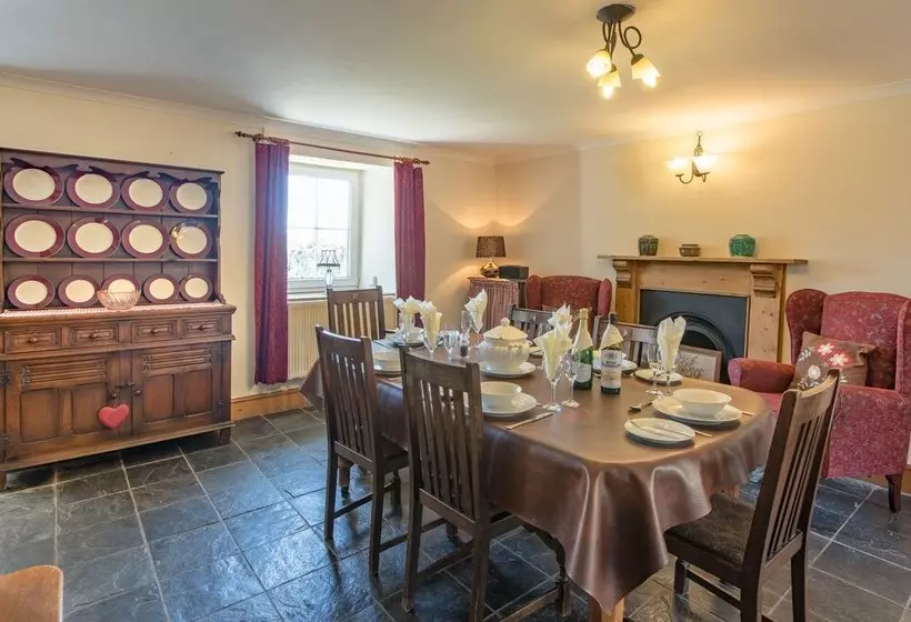 Bryntowy Cottage
