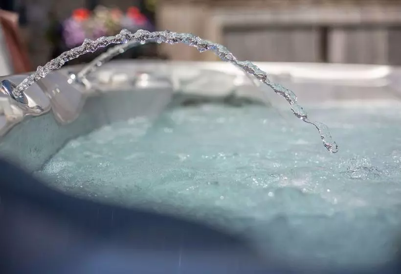 Bryntowy Cottage
