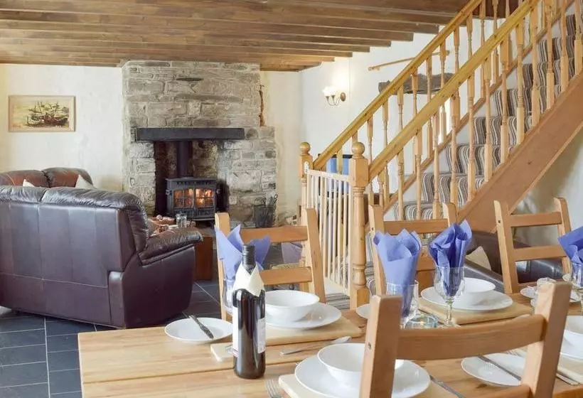 Bryntowy Cottage