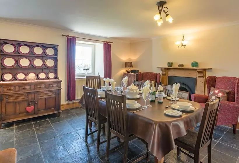 Bryntowy Cottage