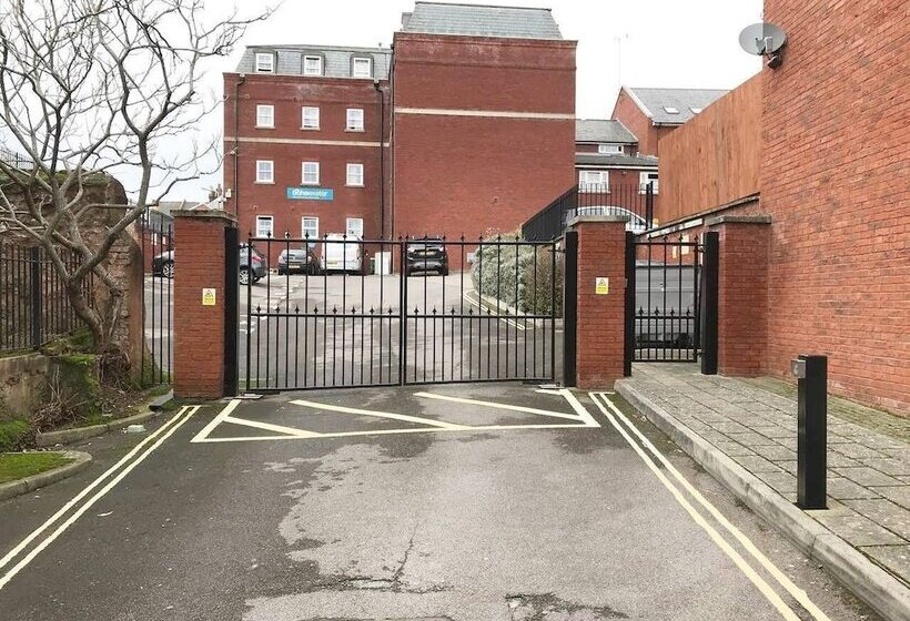 City Centre Townhouse   Perfect For A City Break