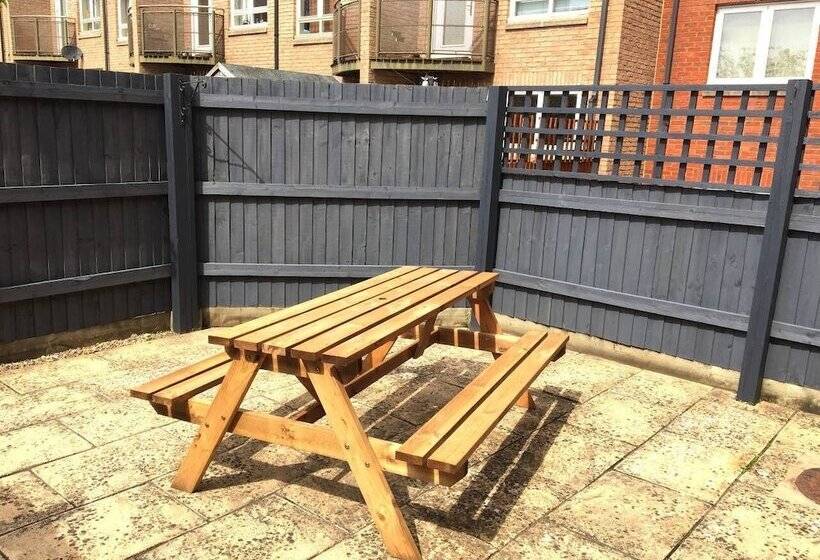 City Centre Townhouse   Perfect For A City Break