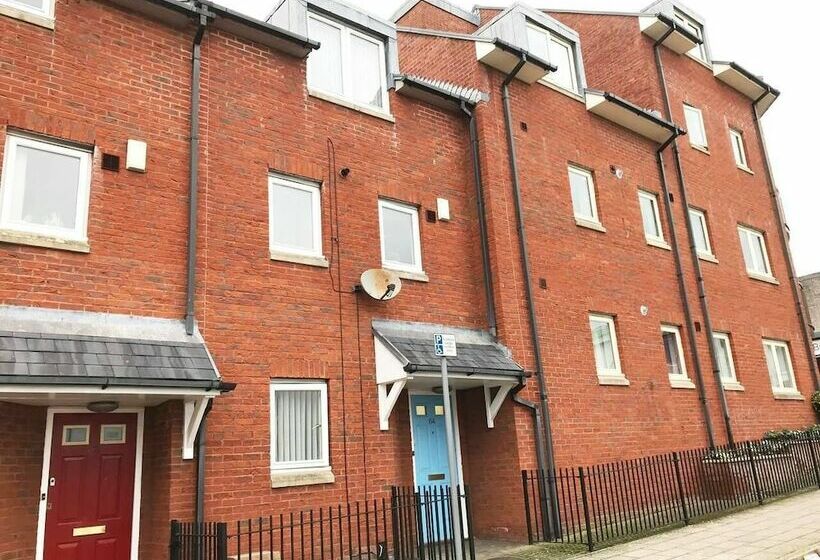 City Centre Townhouse   Perfect For A City Break