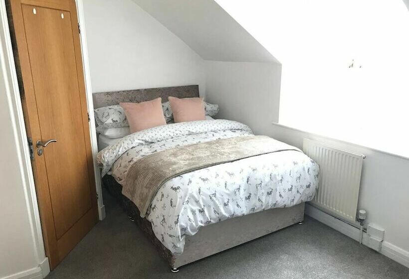 City Centre Townhouse   Perfect For A City Break