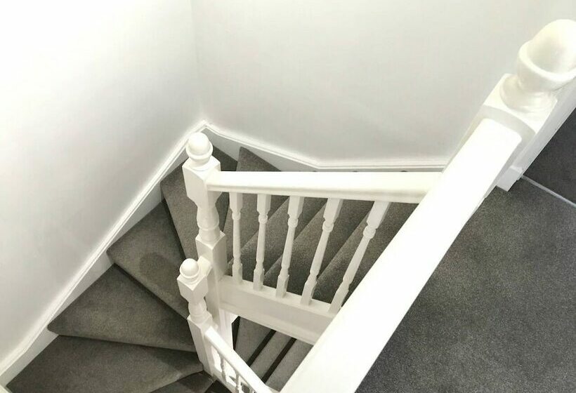 City Centre Townhouse   Perfect For A City Break