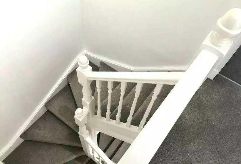 City Centre Townhouse   Perfect For A City Break