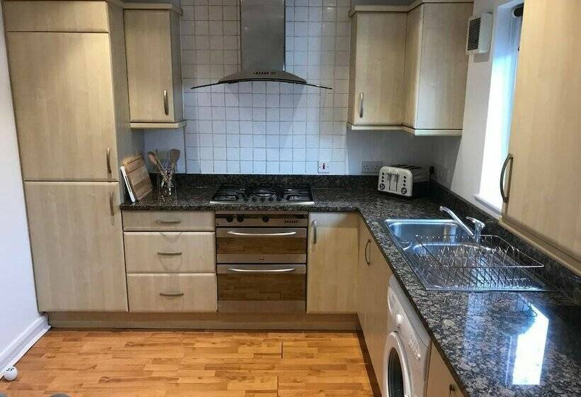 City Centre Townhouse   Perfect For A City Break