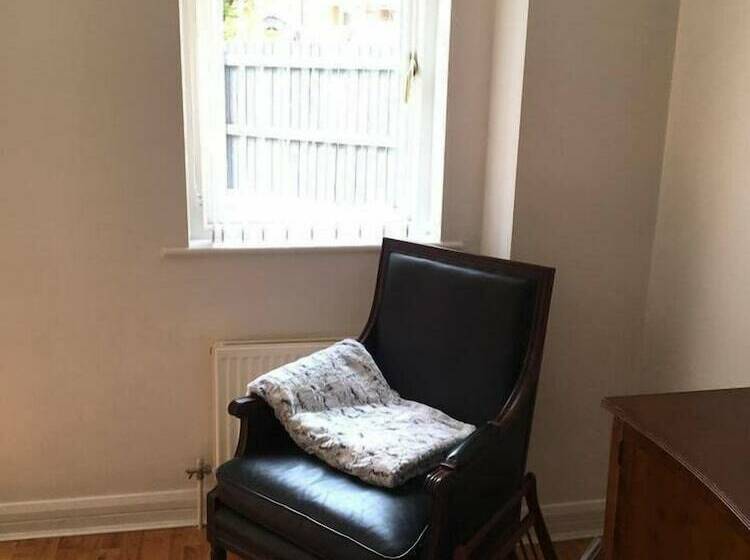 City Centre Townhouse   Perfect For A City Break