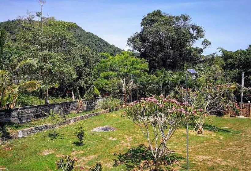 هتل Flower Garden Cabin