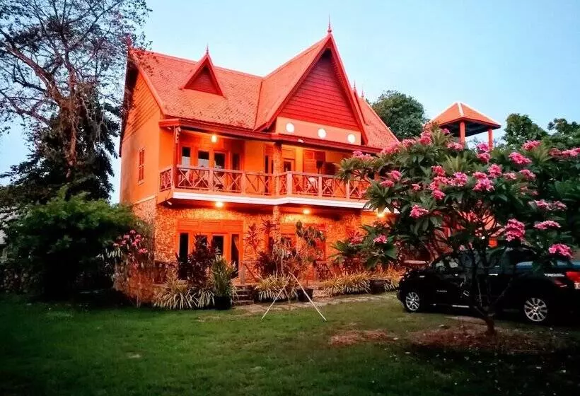 هتل Flower Garden Cabin