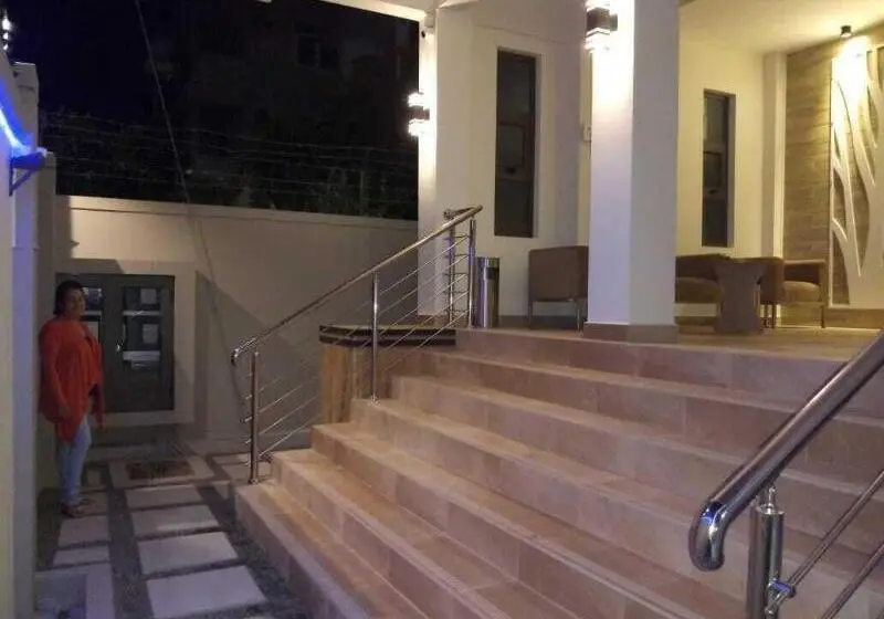 هتل The Monalysa Suites & Residence
