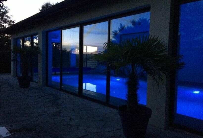 بنسيون La Bourguignotte