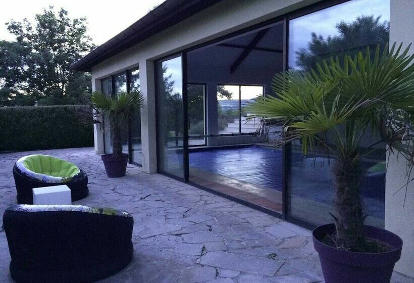 بنسيون La Bourguignotte