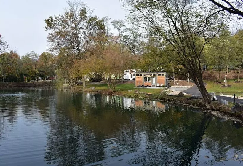 リゾートホテル Tiny Estates Tiny Homes