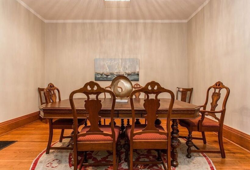 Safe Spacious Mansion Indowntown