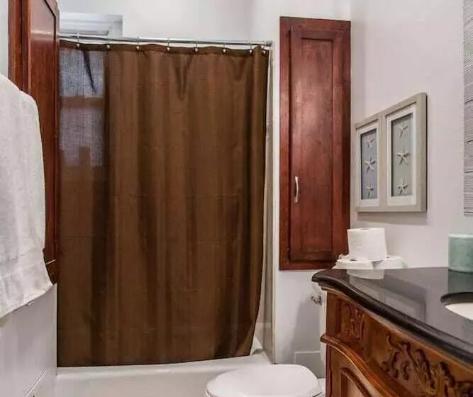 Safe Spacious Mansion Indowntown