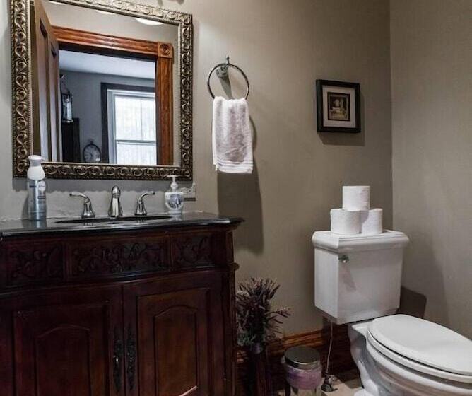 Safe Spacious Mansion Indowntown