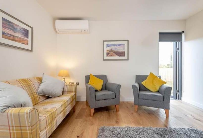 The Garden House Free Parking Central