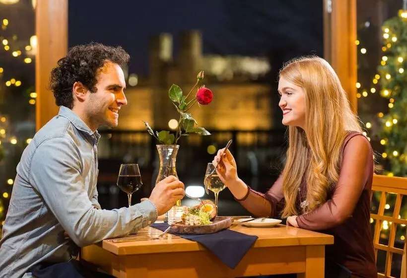 تختخواب و صبحانه Leeds Castle Maiden S Tower