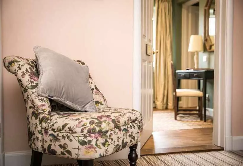 تختخواب و صبحانه Leeds Castle Maiden S Tower