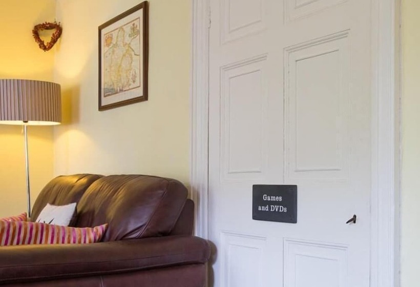 مبيت وإفطار Old School House