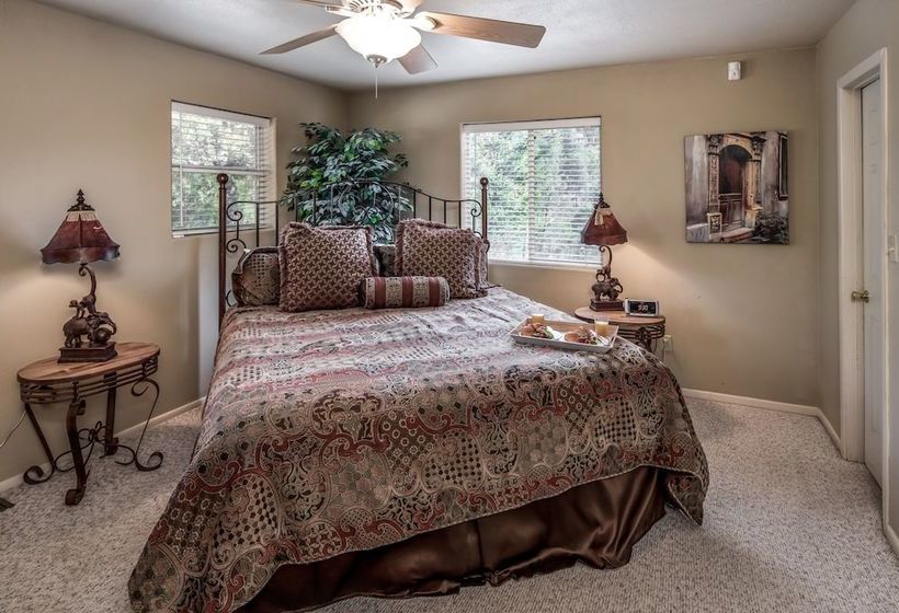 New Mexico Mountain Pines Cabin Three Bedroom Cabin