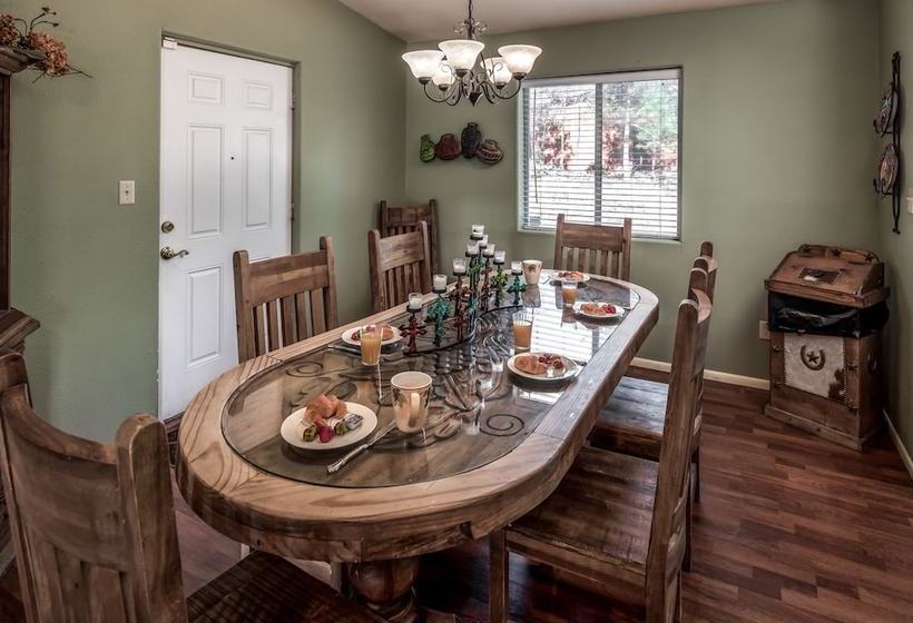 New Mexico Mountain Pines Cabin Three Bedroom Cabin