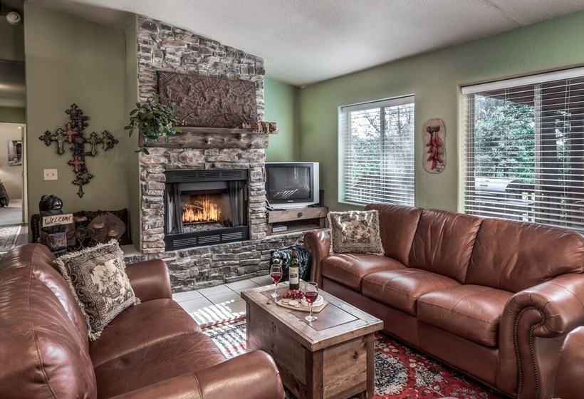 New Mexico Mountain Pines Cabin Three Bedroom Cabin