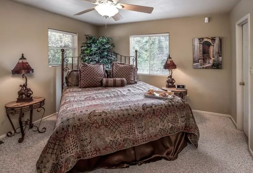 New Mexico Mountain Pines Cabin Three Bedroom Cabin