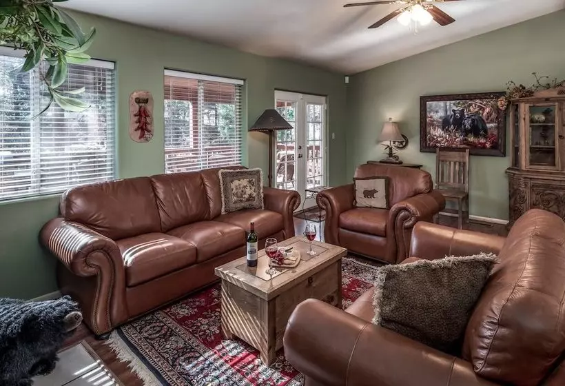 New Mexico Mountain Pines Cabin Three Bedroom Cabin