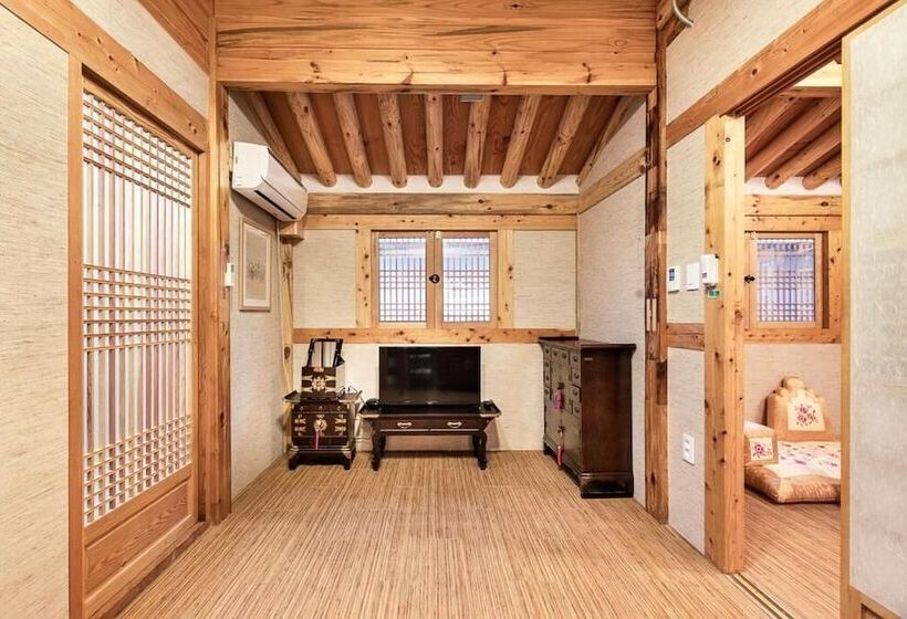 פנסיון Ihwa Hanok