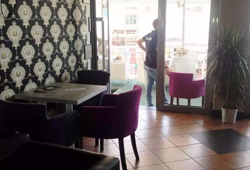 پانسیون Prag Apartments & Rooms