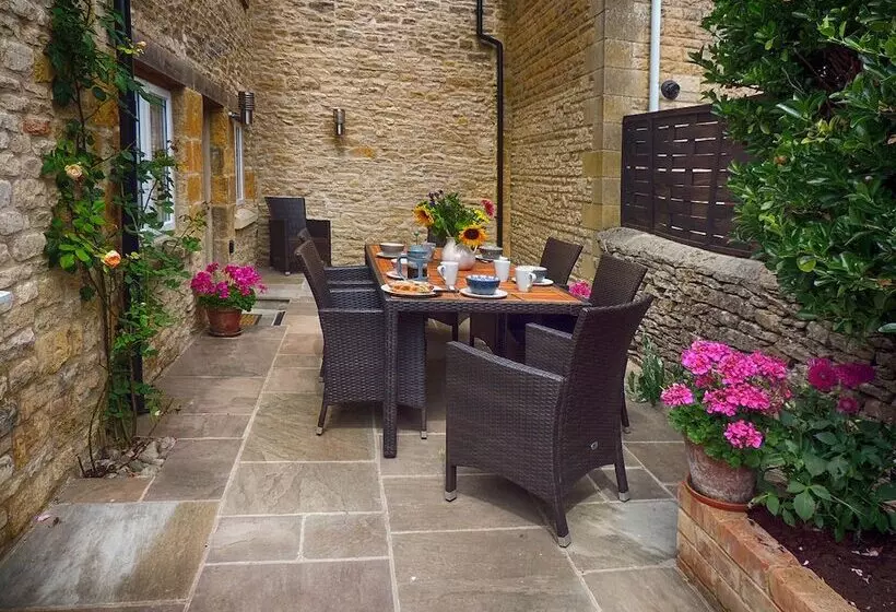 Rathbone Cottage