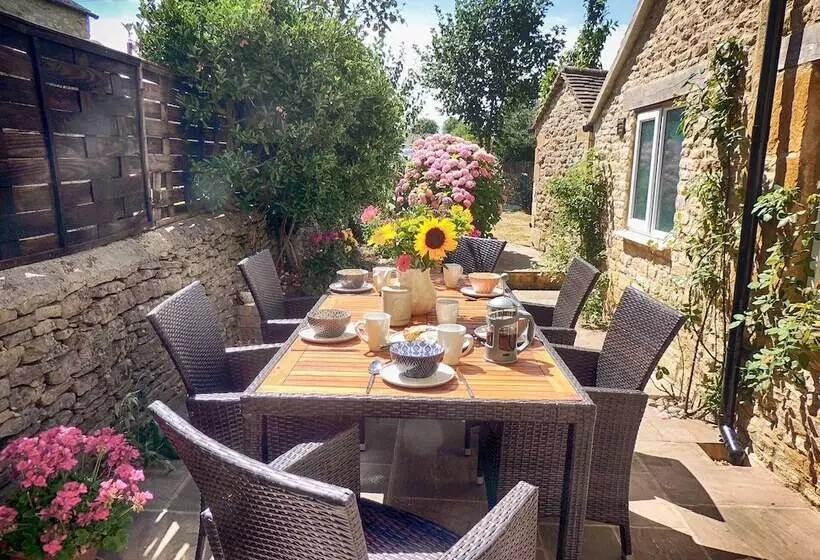 Rathbone Cottage