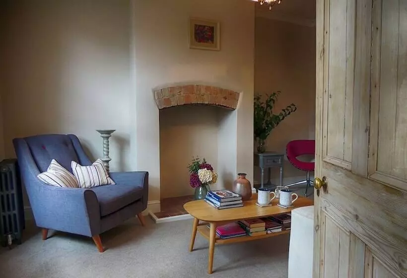 Rathbone Cottage